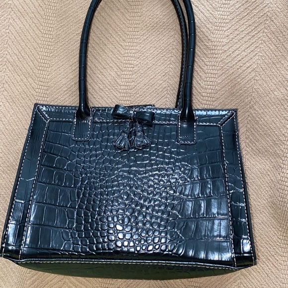 Liz Claiborne Handbags - Liz Claiborne Cute Black Purse